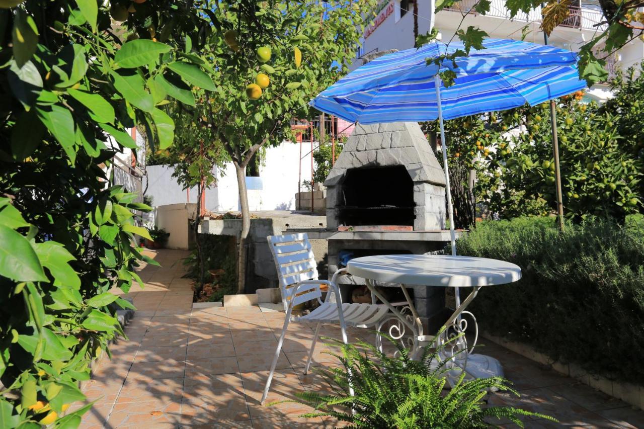 Apartments By The Sea Seget Donji, Trogir - 2029 מראה חיצוני תמונה