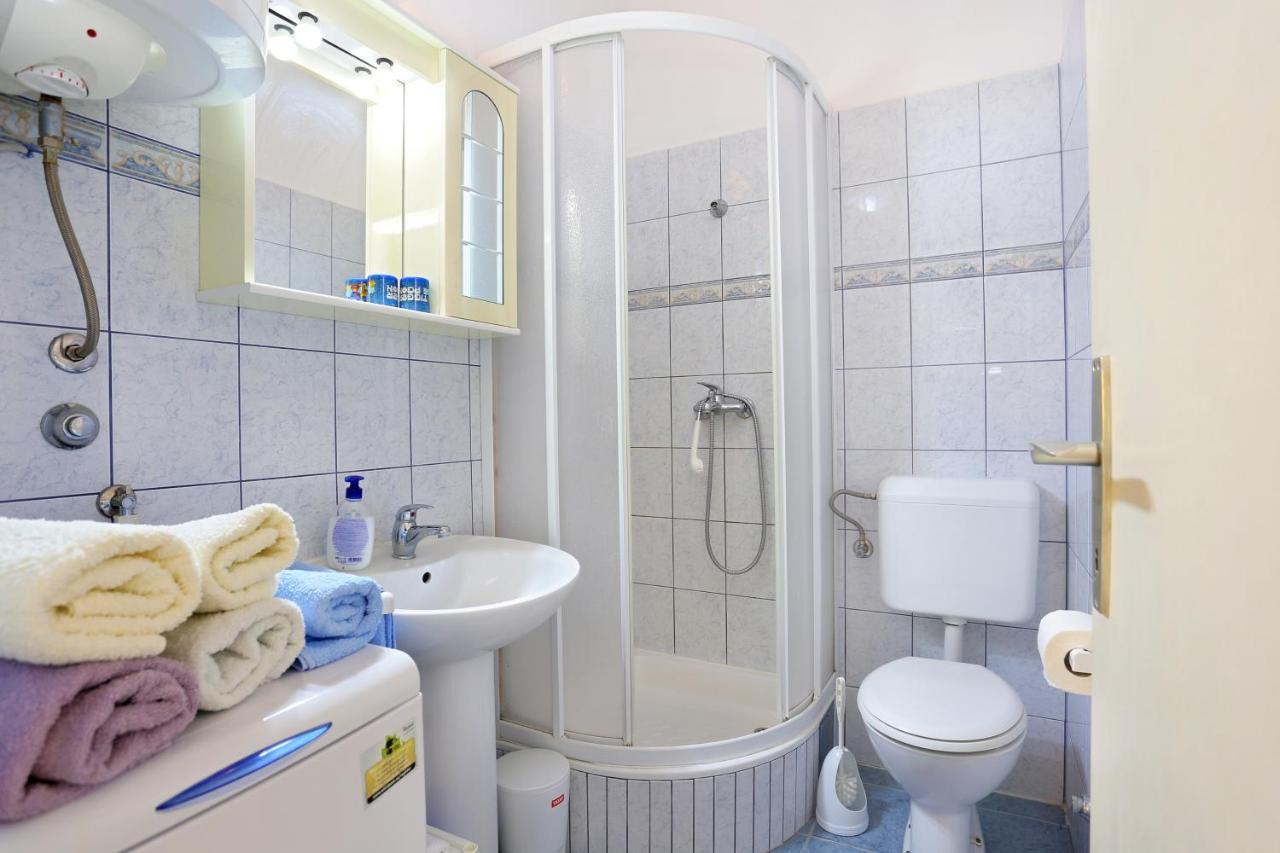 Apartments By The Sea Seget Donji, Trogir - 2029 מראה חיצוני תמונה