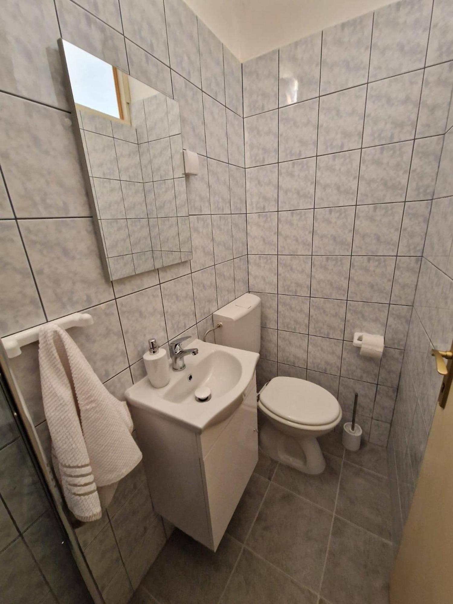 Apartments By The Sea Seget Donji, Trogir - 2029 חדר תמונה